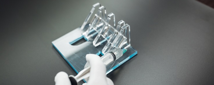 Bonding and gluing plastic